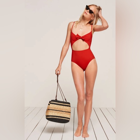 Reformation onepiece cutout red swimsuit XS ❤️